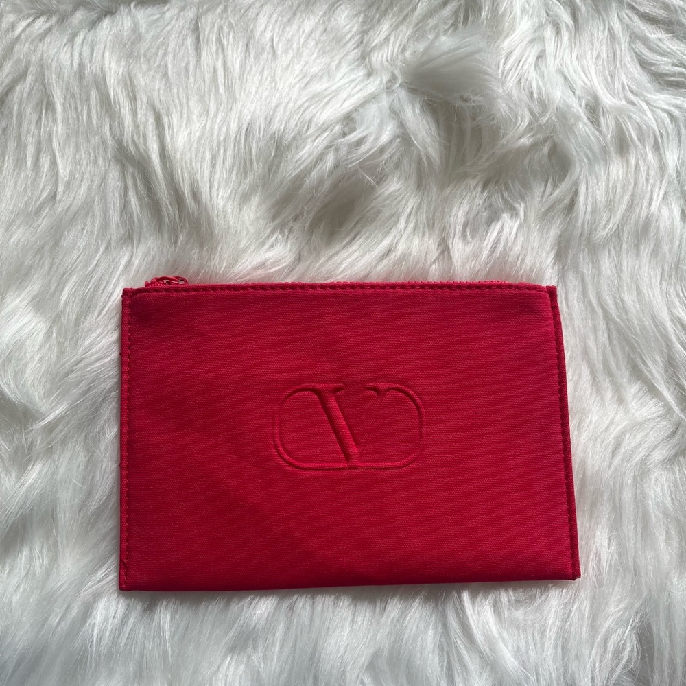 2 piece, brand New Chloe and Valentino Garavani pouches - Picture 3 of 7